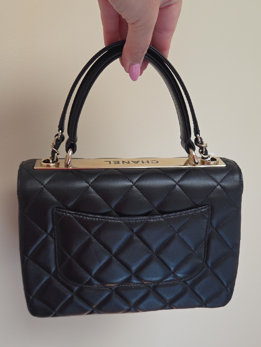 CHANEL Black Lambskin Trendy CC - Picture 4 of 17